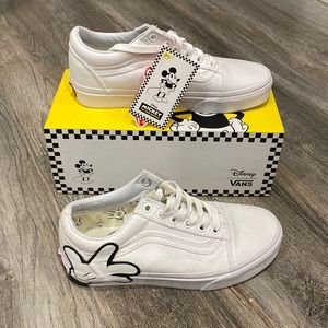 Disney x VANS